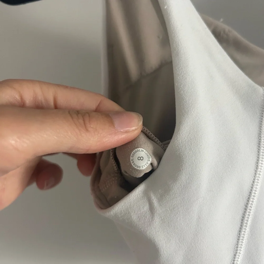 lululemon Align Tank Top
Light Support, A/B Cup Size 8 White - Picture 4 of 4